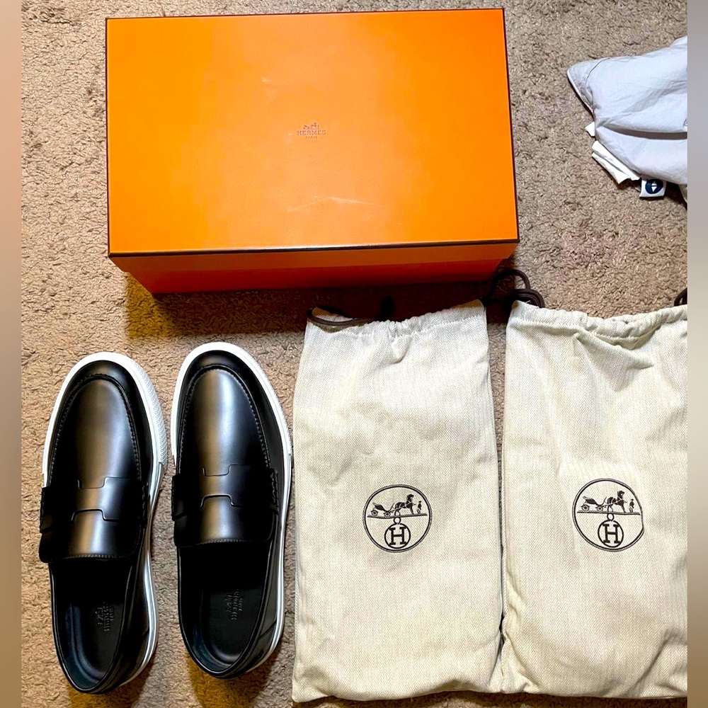 BEAND NEW- Hermes Sleek Black Leather Slip-On Loafers